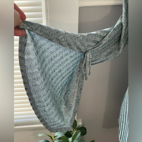 AGB Greyish Blue Bell Sleeve Blouse - Picture 5 of 12